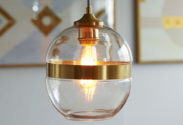 une lampe utilisant un or pur pour illustré la tendance 2016