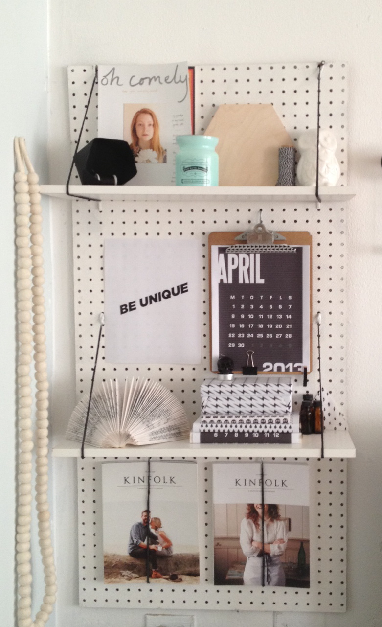 pegboard utilisé pour calendrier