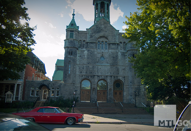 Une façade d'église