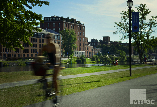 habiter-griffintown-piste-cyclable