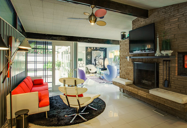 montreal-condo-smith-house-fireplace