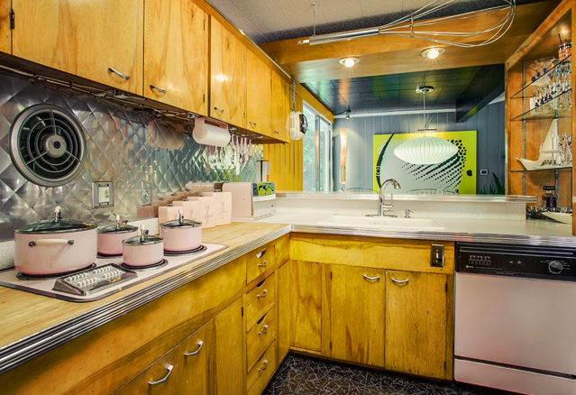 montreal-condo-smith-kitchen-pink-appliances