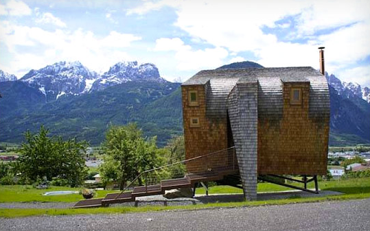 chalet avec architecture originale dans les Alpes