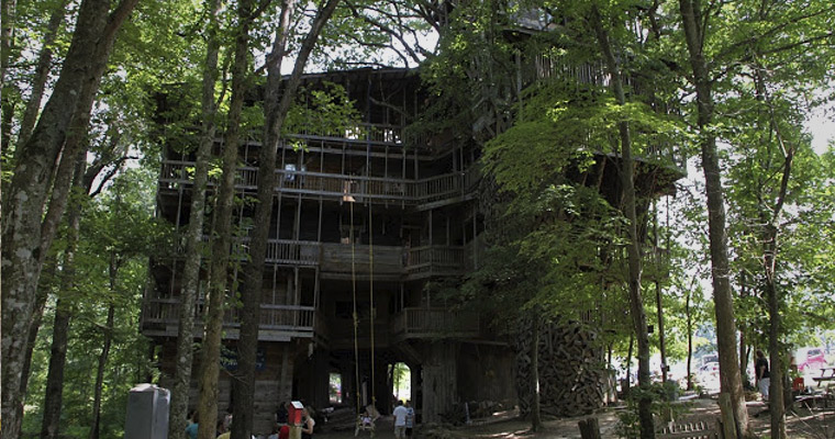 montreal-condo-tree-house-apartment