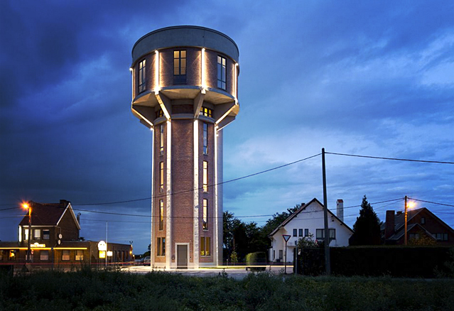 Habiter une tour d’eau-surveillance nazie