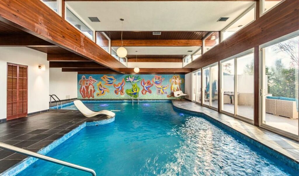 Maison à Ahuntsic avec piscine creusée intérieure