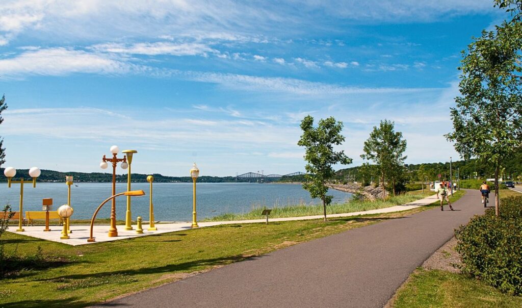 Promenade Samuel-De Champlain pistes pour marche et vélo