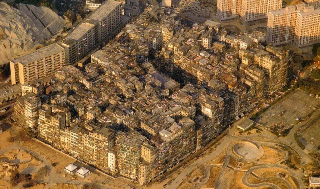 La citadelle de Kowloon : l’endroit le plus peuplé du monde au cœur de Hong Kong